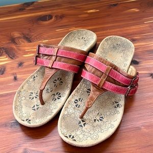 Dr. Andrew Weil thong sandals. Women’s size 8.